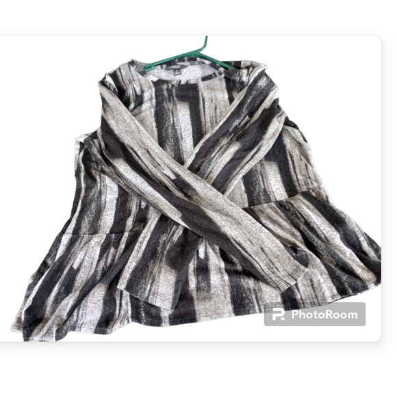 Vera Wang Ruffle Peplum Long sleeve Tee - Picture 4 of 8